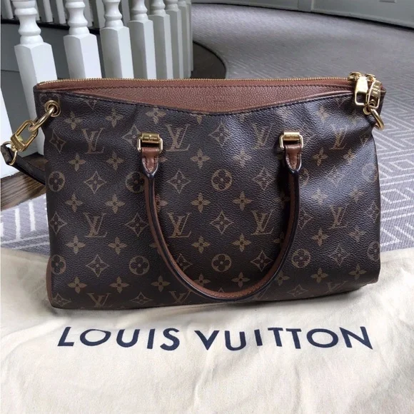 Authentic Louis Vuitton Pallas MM - Picture 3 of 16
